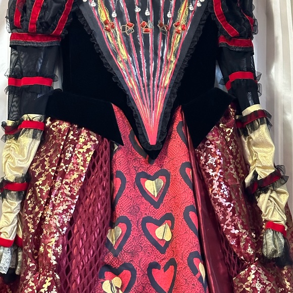 Queen of Hearts. - Picture 2 of 3